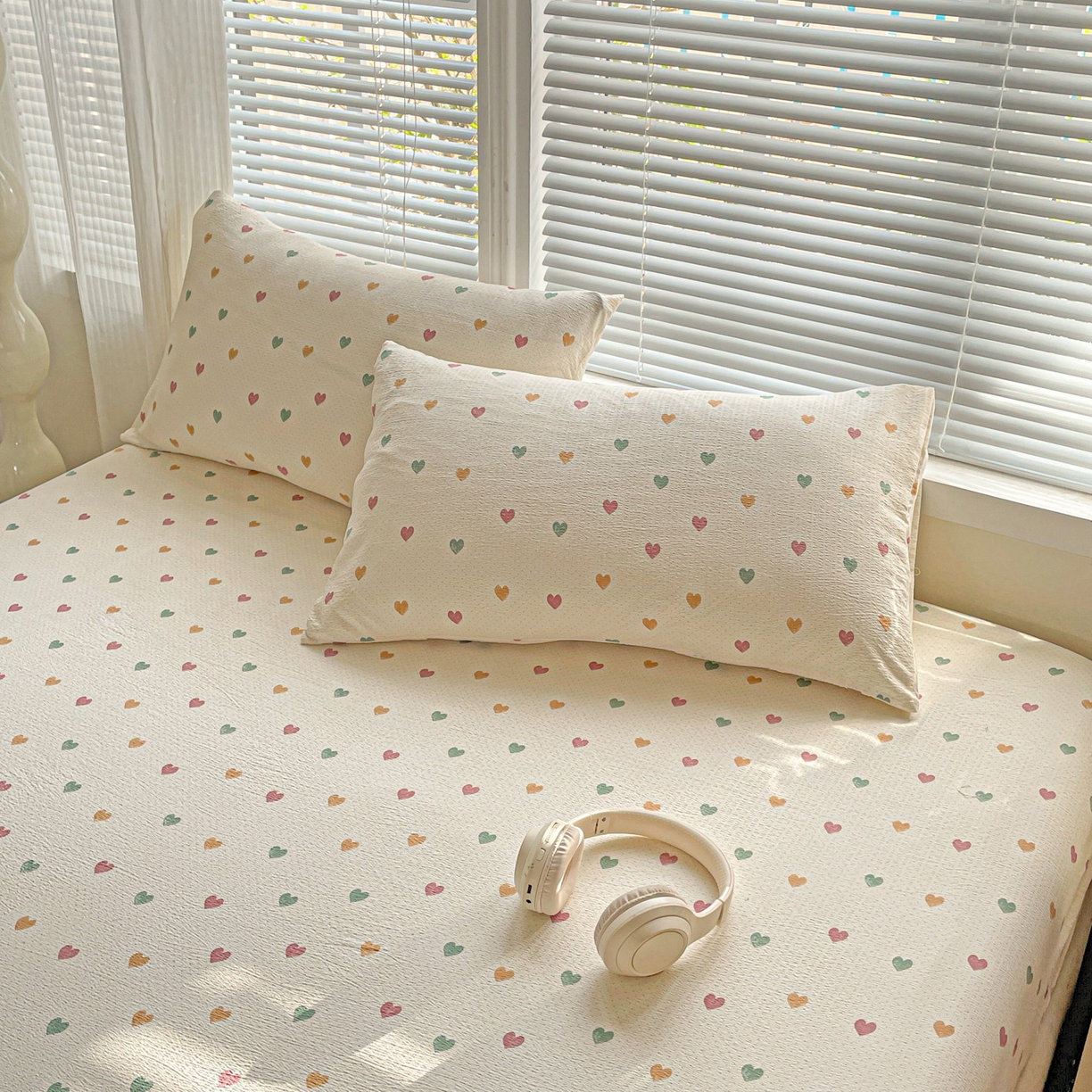 91家纺网 家纺一手货源 找家纺 优选 2026新款ins小清新木棉双层纱印花床笠床垫保护罩枕套三件套 爱心