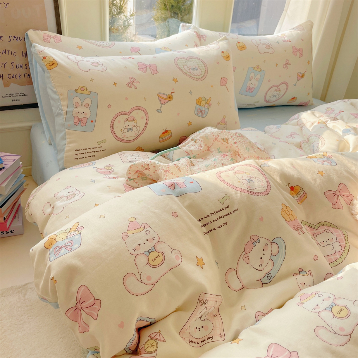 91家纺网 家纺一手货源 找家纺 盛秋家纺 2026新款水洗棉印花四件套-卡通系列二 爱心猫咪+花朵蓝