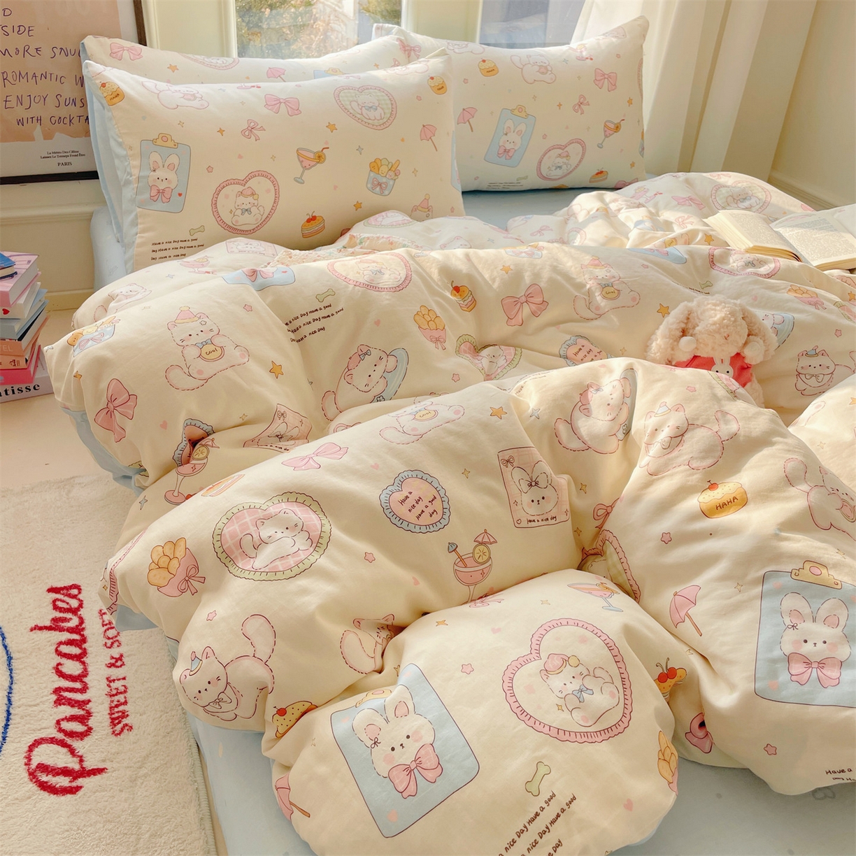 91家纺网 家纺一手货源 找家纺 盛秋家纺 2026新款水洗棉印花四件套-卡通系列二 爱心猫咪+花朵蓝