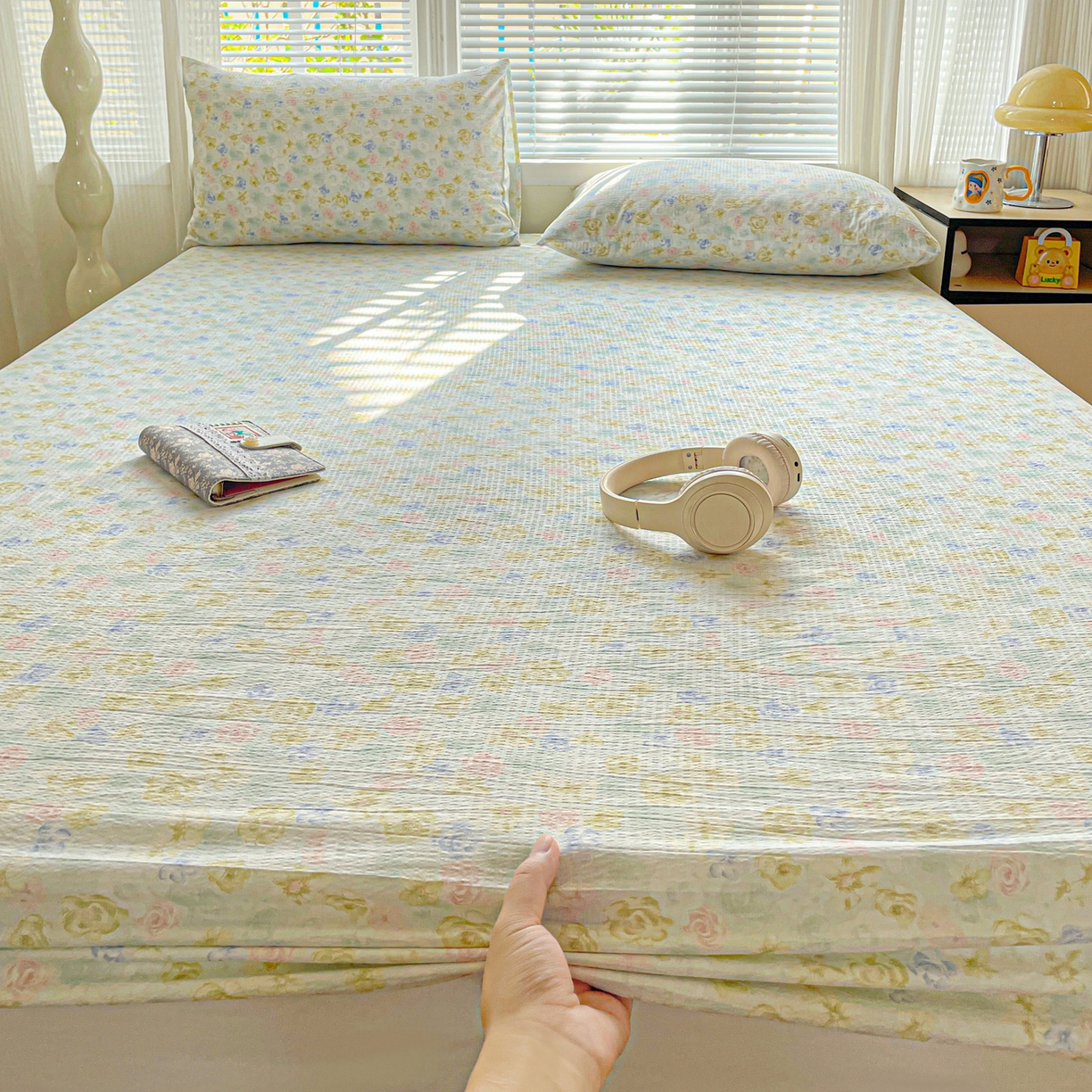 91家纺网 家纺一手货源 找家纺 优选 2026新款ins小清新木棉双层纱印花床笠床垫保护罩枕套三件套 蝶梦