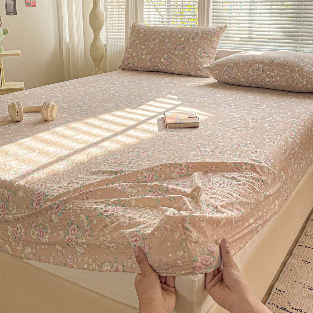 91家纺网 家纺一手货源 找家纺 优选 2026新款ins小清新木棉双层纱印花床笠床垫保护罩枕套三件套 绮梦