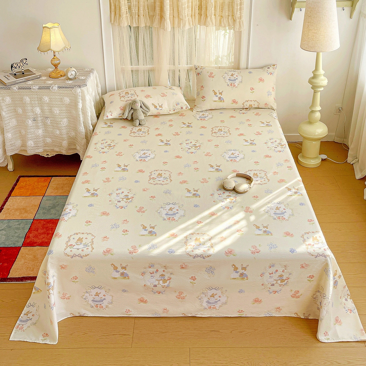 91家纺网 家纺一手货源 找家纺 纽缦家纺 2026春夏新款云感提花双层纱单床单 床单单件 镜子里的兔