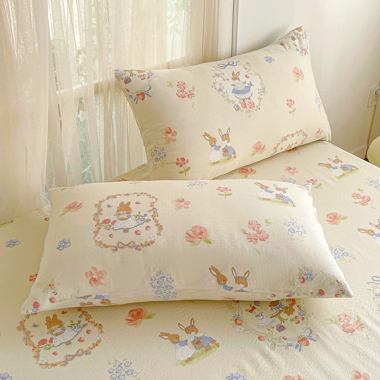 91家纺网 家纺一手货源 找家纺 纽缦家纺 2026春夏新款云感提花双层纱单床单 床单单件 镜子里的兔