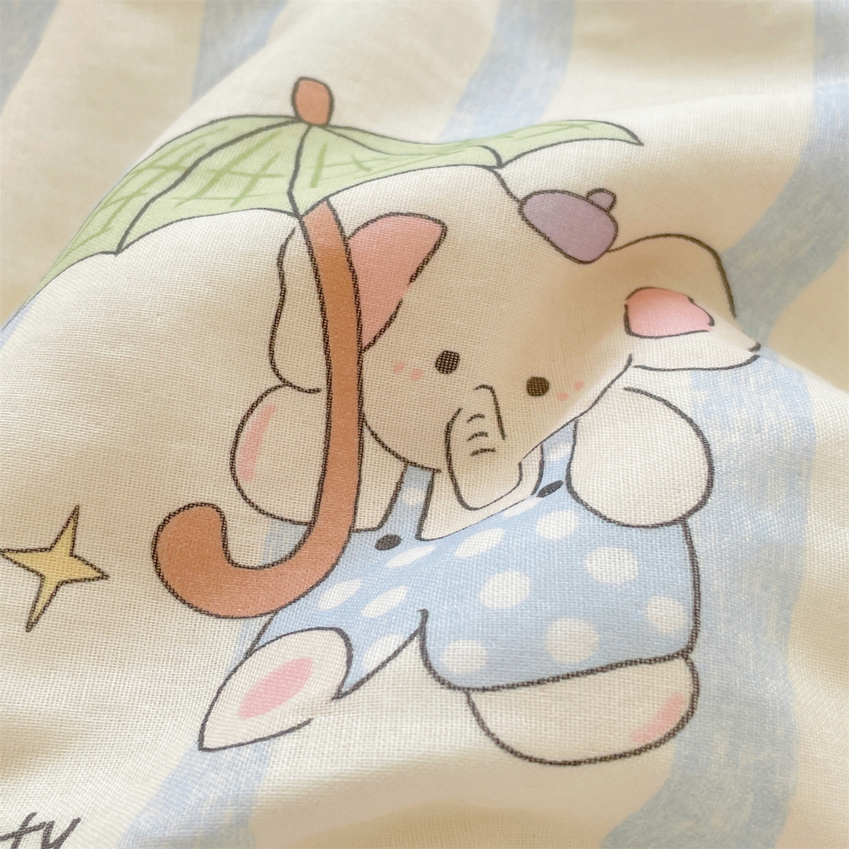 91家纺网 家纺一手货源 找家纺 盛秋家纺 2026新款水洗棉印花四件套-卡通系列二 森林小象蓝+花朵蓝