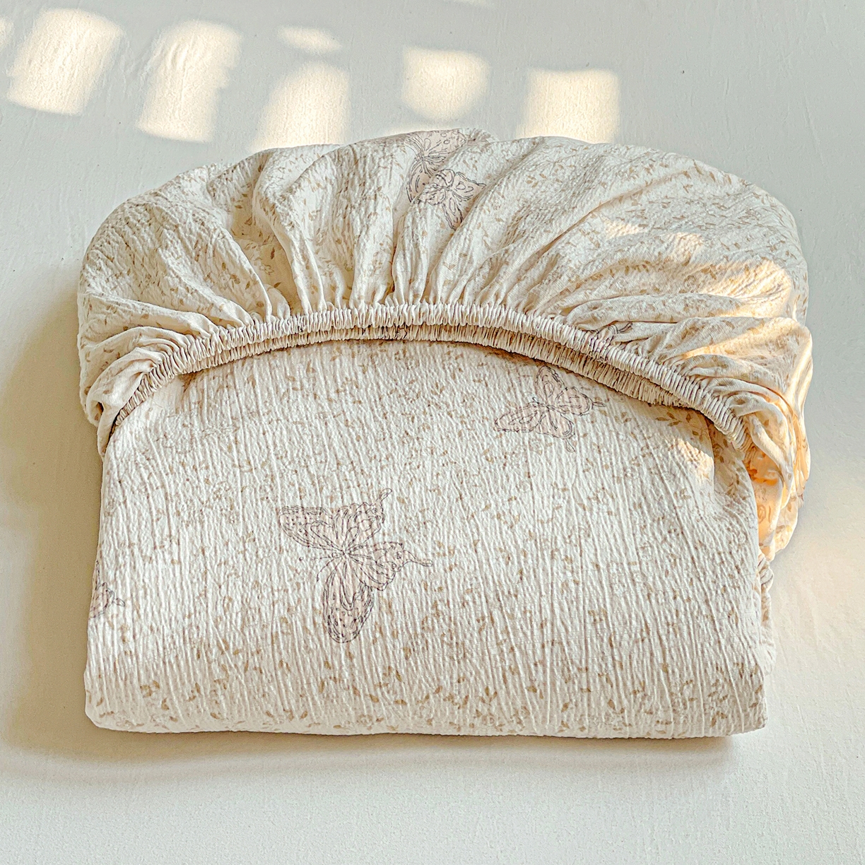 91家纺网 家纺一手货源 找家纺 优选 2026新款ins小清新木棉双层纱印花床笠床垫保护罩枕套三件套 蝴蝶谷