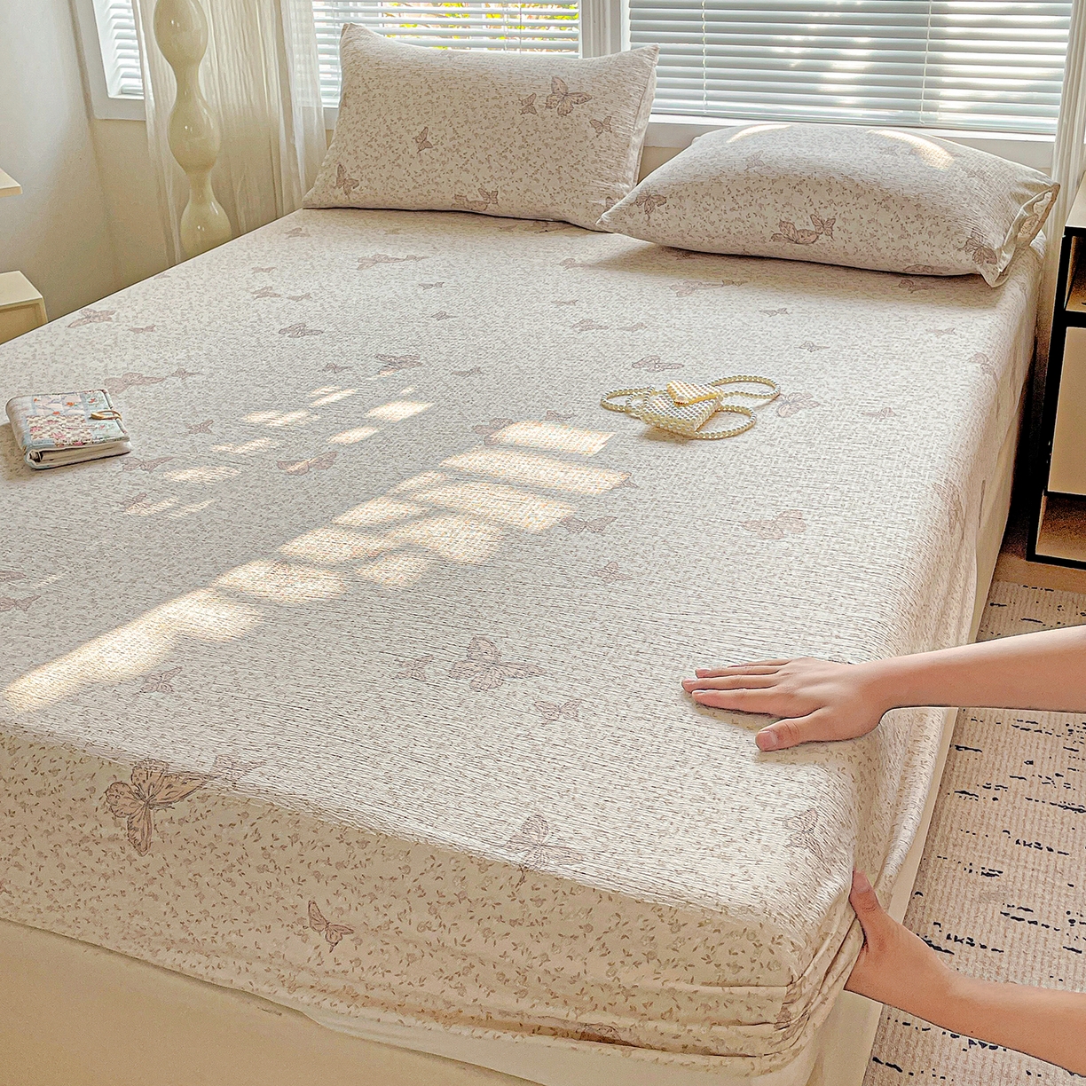 91家纺网 家纺一手货源 找家纺 优选 2026新款ins小清新木棉双层纱印花床笠床垫保护罩枕套三件套 蝴蝶谷