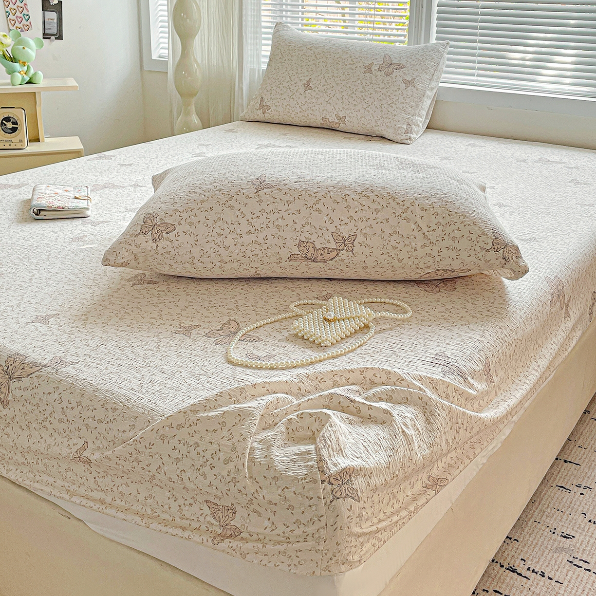 91家纺网 家纺一手货源 找家纺 优选 2026新款ins小清新木棉双层纱印花床笠床垫保护罩枕套三件套 蝴蝶谷