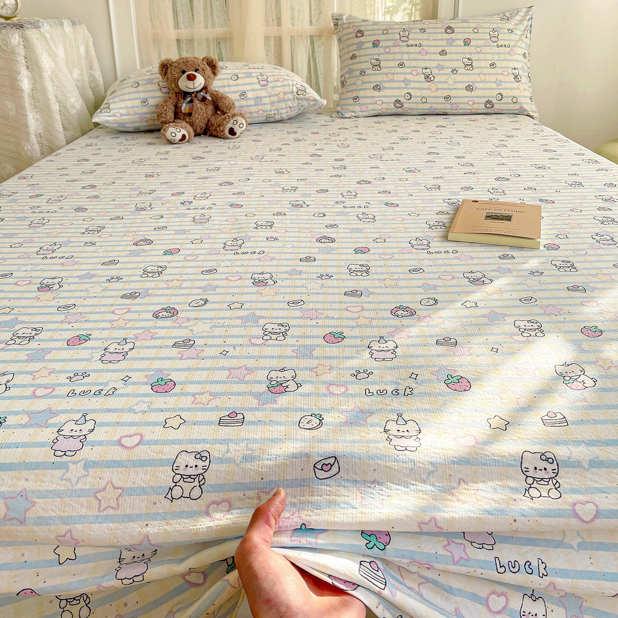 91家纺网 家纺一手货源 找家纺 纽缦家纺 2026春夏新款云感提花双层纱单床单 床单单件 切块草莓猫