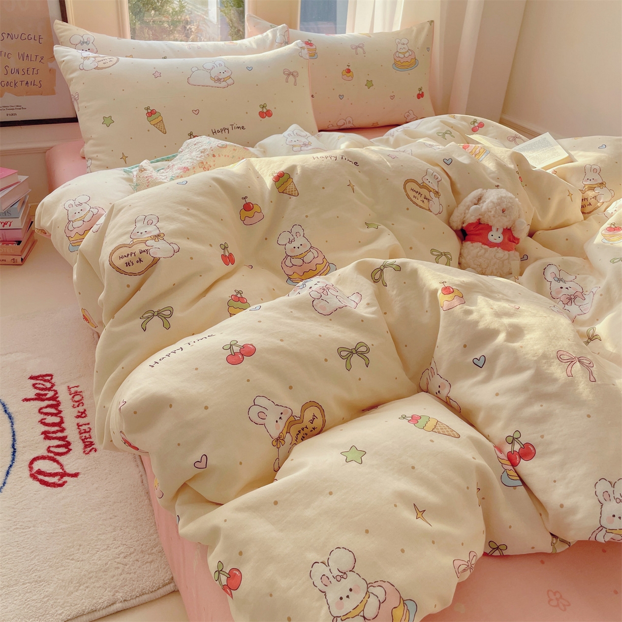 91家纺网 家纺一手货源 找家纺 盛秋家纺 2026新款水洗棉印花四件套-卡通系列二 生日派对+花朵粉