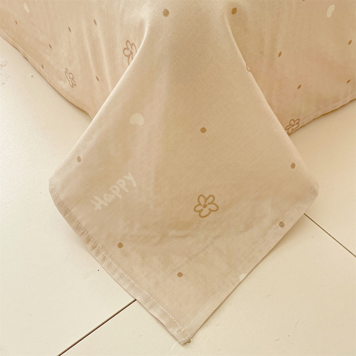 91家纺网 家纺一手货源 找家纺 盛秋家纺 2026新款水洗棉印花四件套-卡通系列二 熊熊乐园+花朵咖