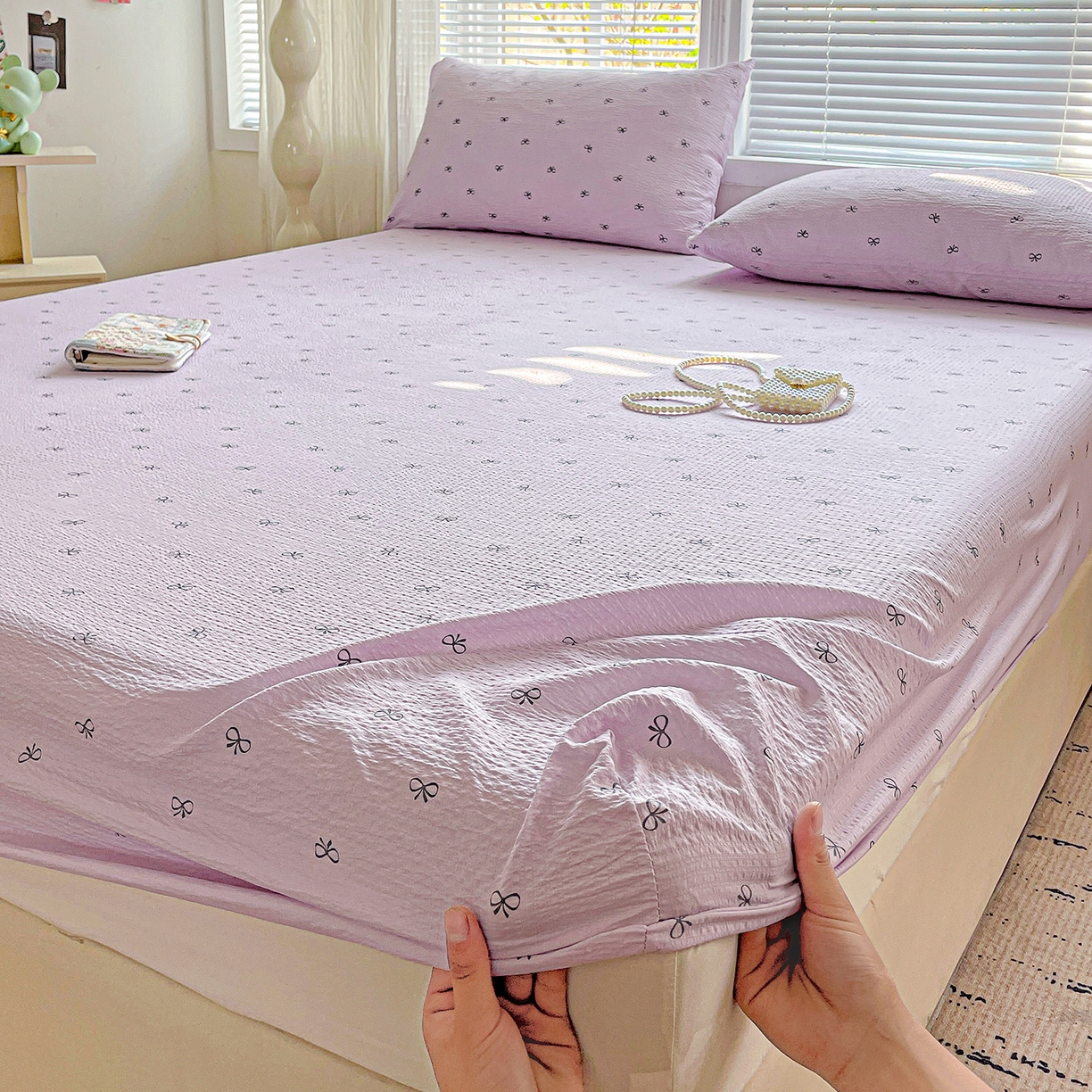 91家纺网 家纺一手货源 找家纺 优选 2026新款ins小清新木棉双层纱印花床笠床垫保护罩枕套三件套 蝴蝶结-紫