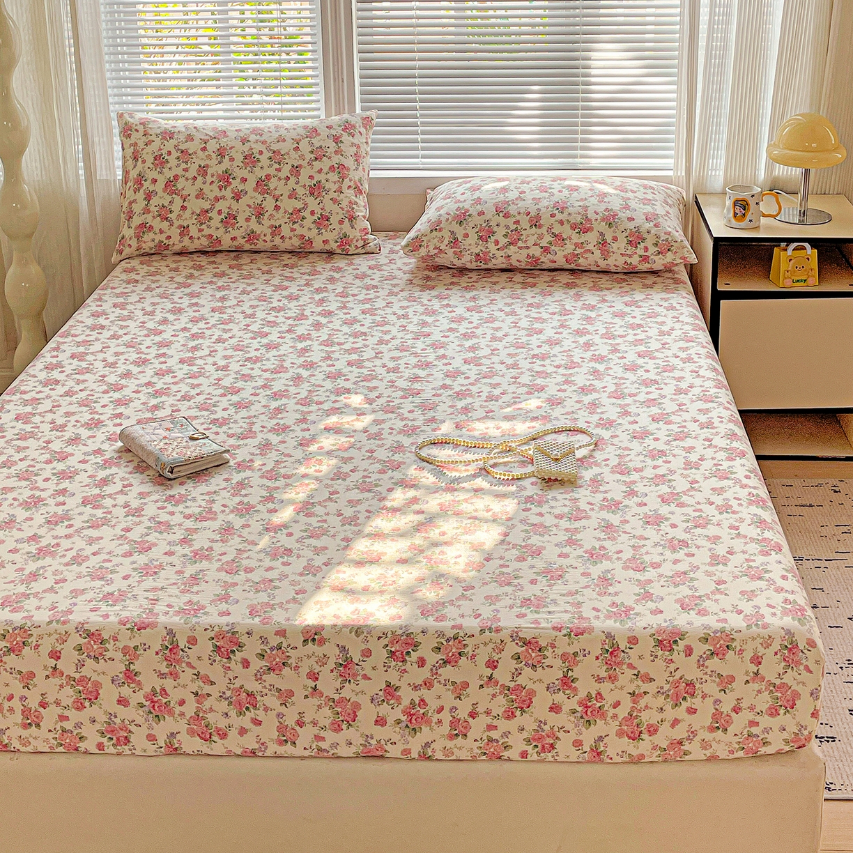 91家纺网 家纺一手货源 找家纺 优选 2026新款ins小清新木棉双层纱印花床笠床垫保护罩枕套三件套 恋曲