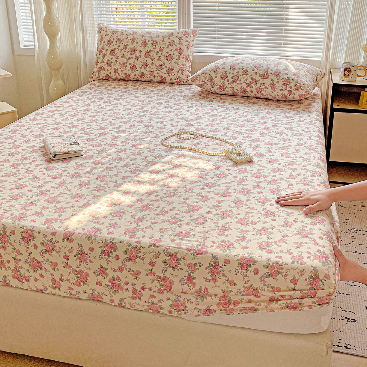 91家纺网 家纺一手货源 找家纺 优选 2026新款ins小清新木棉双层纱印花床笠床垫保护罩枕套三件套 恋曲