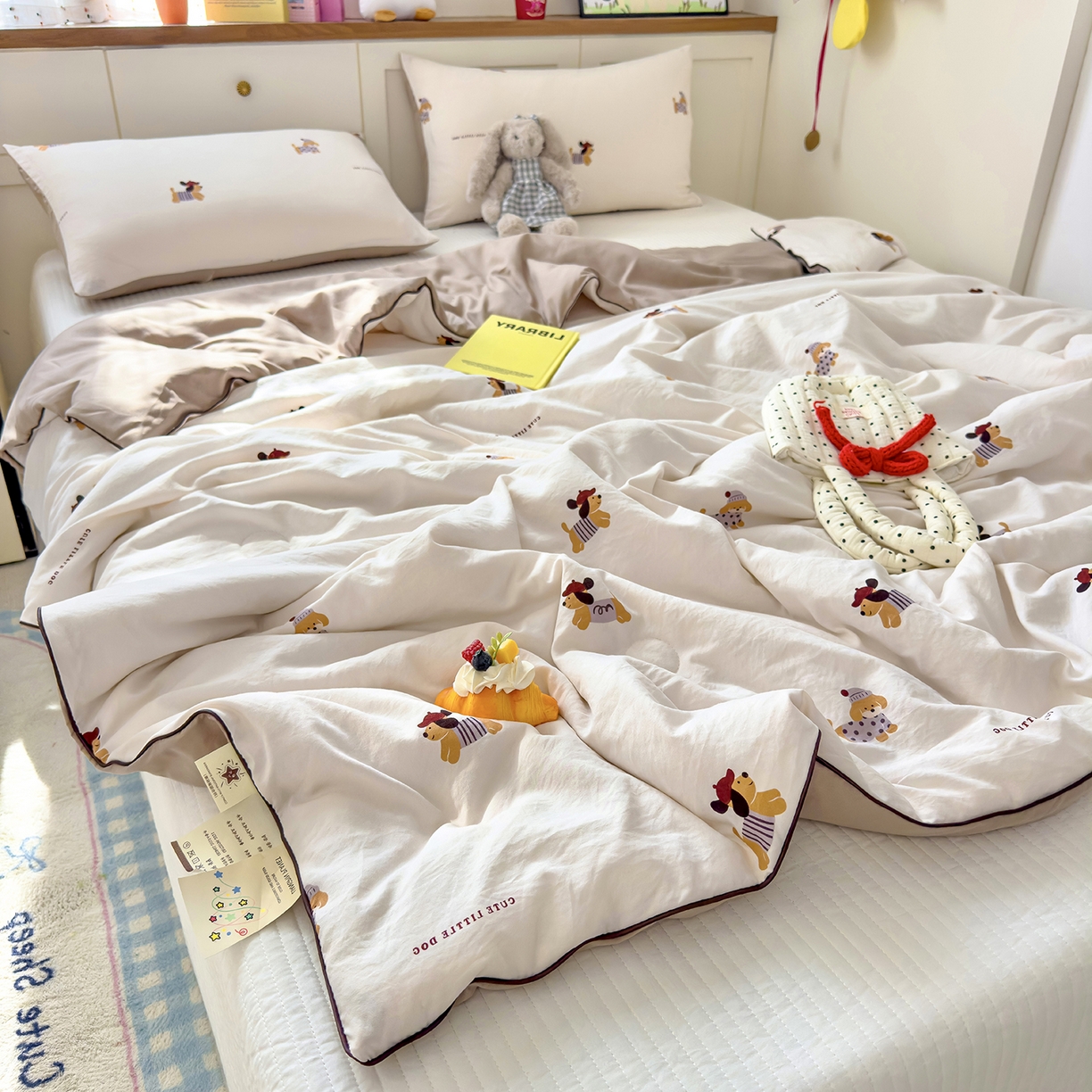 91家纺网 家纺一手货源 找家纺 铺尚美家纺 2026新款A类水洗双层纱大豆夏被子被芯 线条小狗