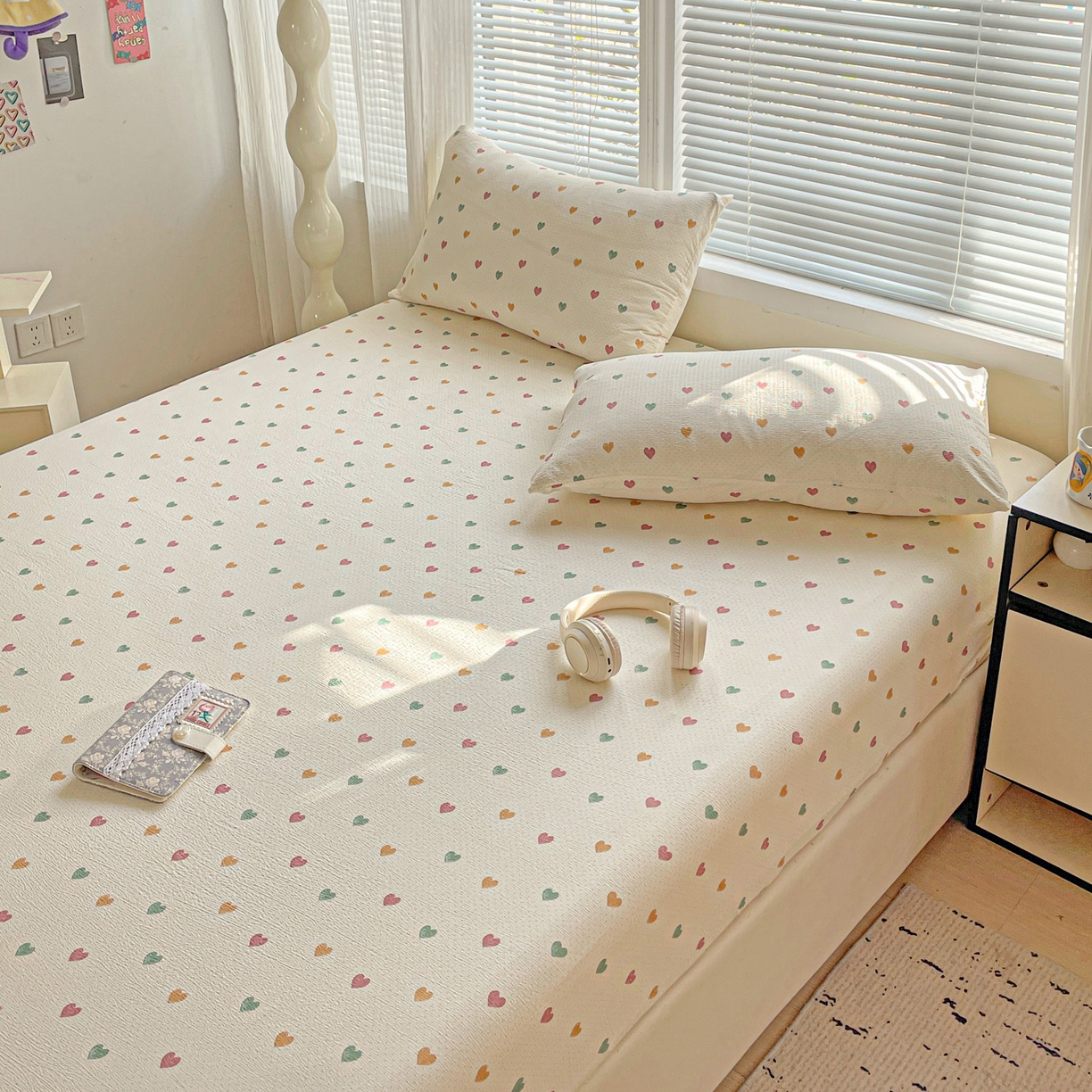 91家纺网 家纺一手货源 找家纺 优选良品 2025新款ins小清新木棉双层纱印花床笠床垫保护罩枕套三件套 爱心