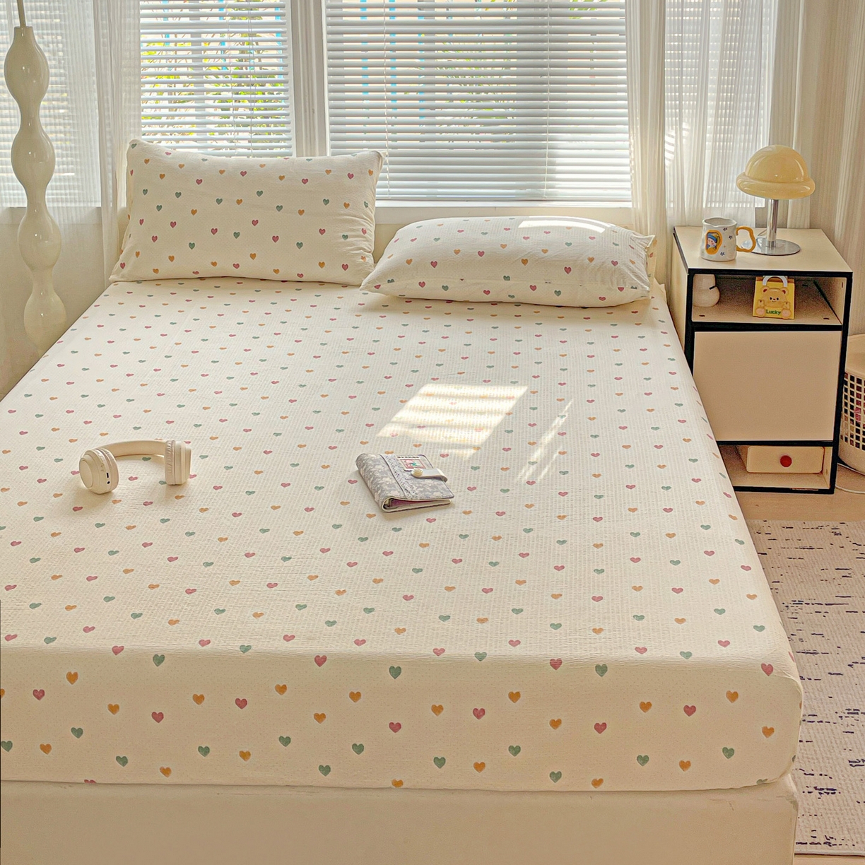 91家纺网 家纺一手货源 找家纺 优选良品 2025新款ins小清新木棉双层纱印花床笠床垫保护罩枕套三件套 爱心