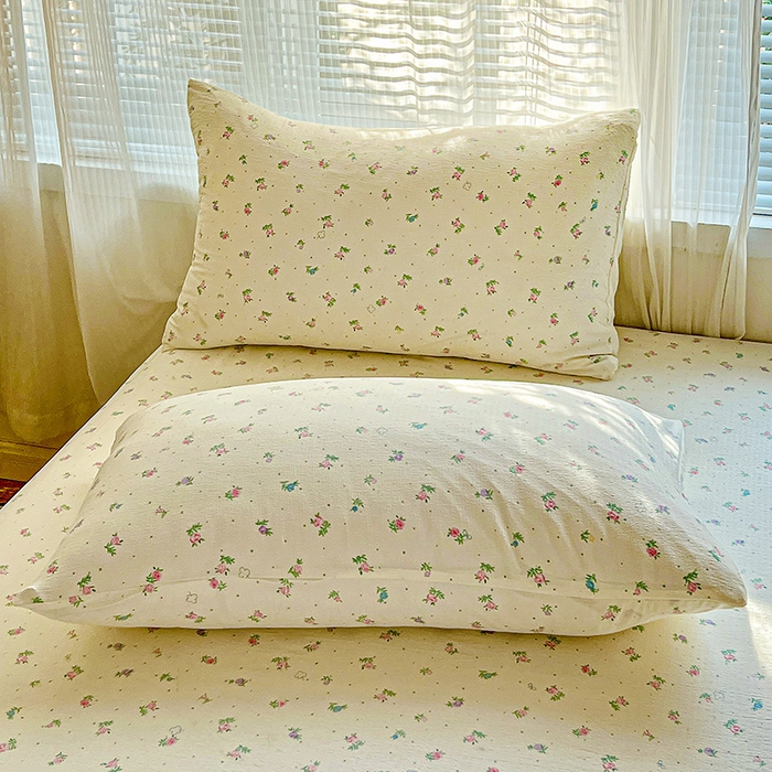 91家纺网 家纺一手货源 找家纺 优选 2026新款ins小清新木棉双层纱印花床笠床垫保护罩枕套三件套 春日繁花