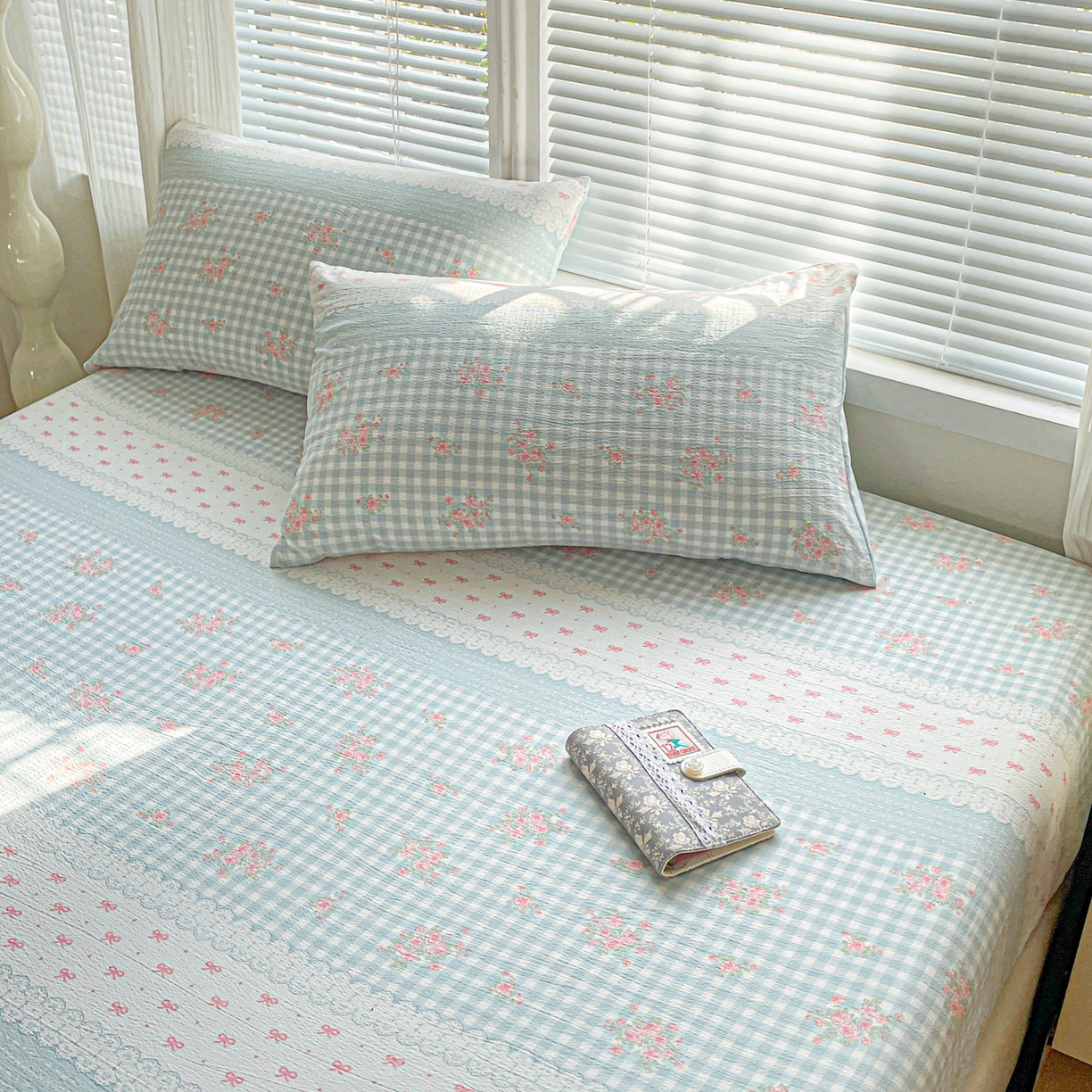 91家纺网 家纺一手货源 找家纺 优选良品 2025新款ins小清新木棉双层纱印花床笠床垫保护罩枕套三件套 春朵