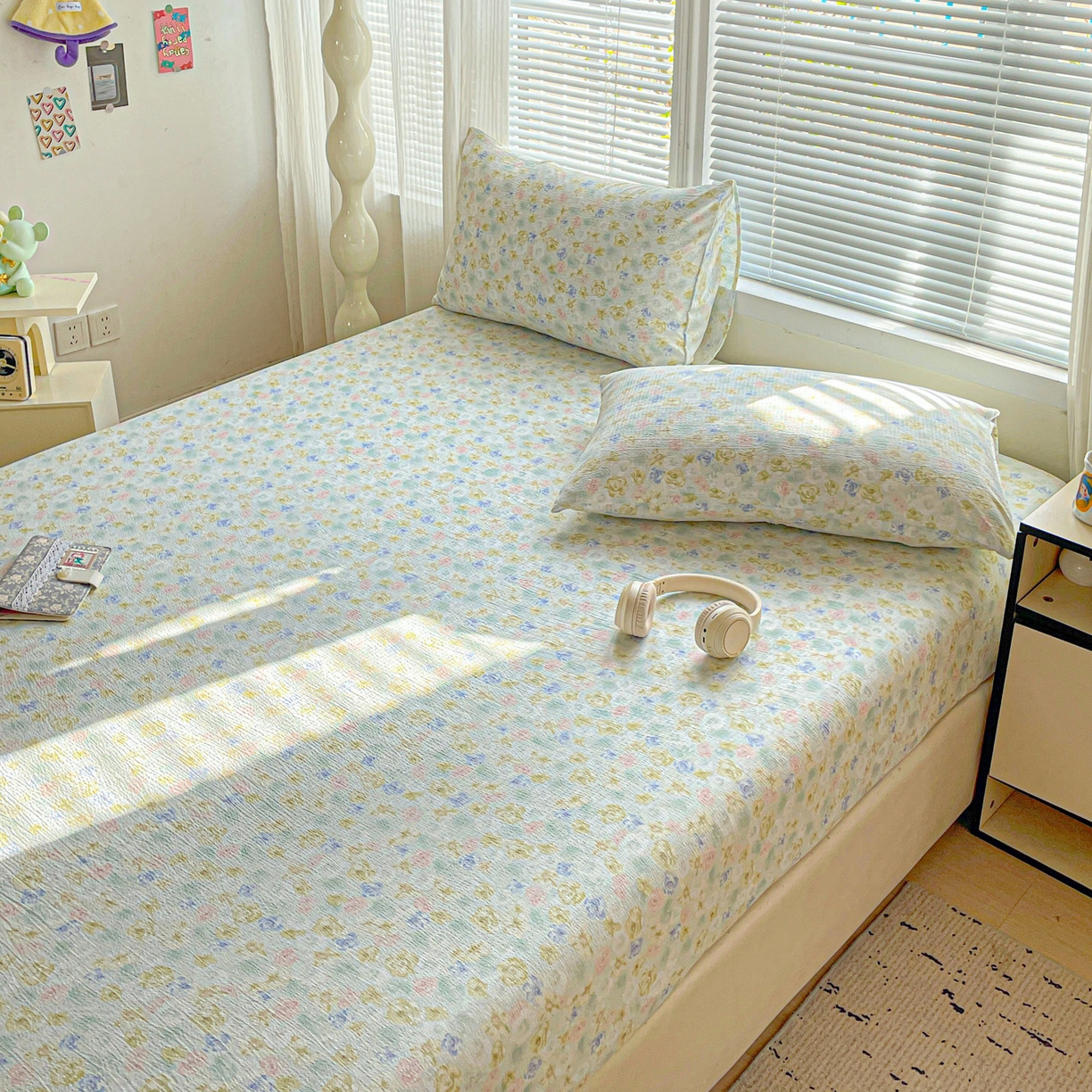 91家纺网 家纺一手货源 找家纺 优选良品 2025新款ins小清新木棉双层纱印花床笠床垫保护罩枕套三件套 蝶梦