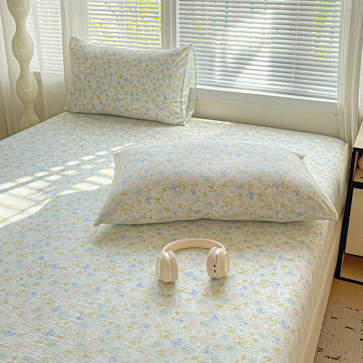 91家纺网 家纺一手货源 找家纺 优选良品 2025新款ins小清新木棉双层纱印花床笠床垫保护罩枕套三件套 蝶梦