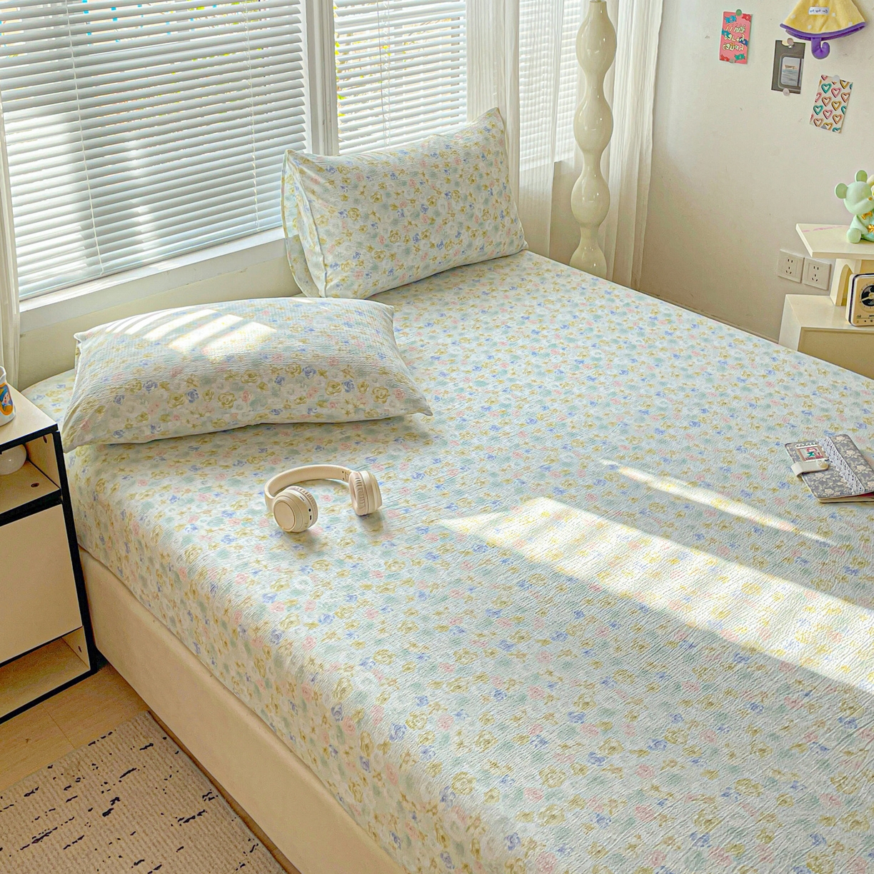 91家纺网 家纺一手货源 找家纺 优选良品 2025新款ins小清新木棉双层纱印花床笠床垫保护罩枕套三件套 蝶梦