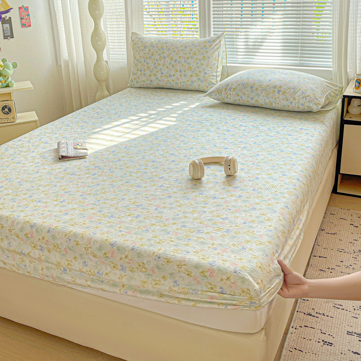 91家纺网 家纺一手货源 找家纺 优选良品 2025新款ins小清新木棉双层纱印花床笠床垫保护罩枕套三件套 蝶梦