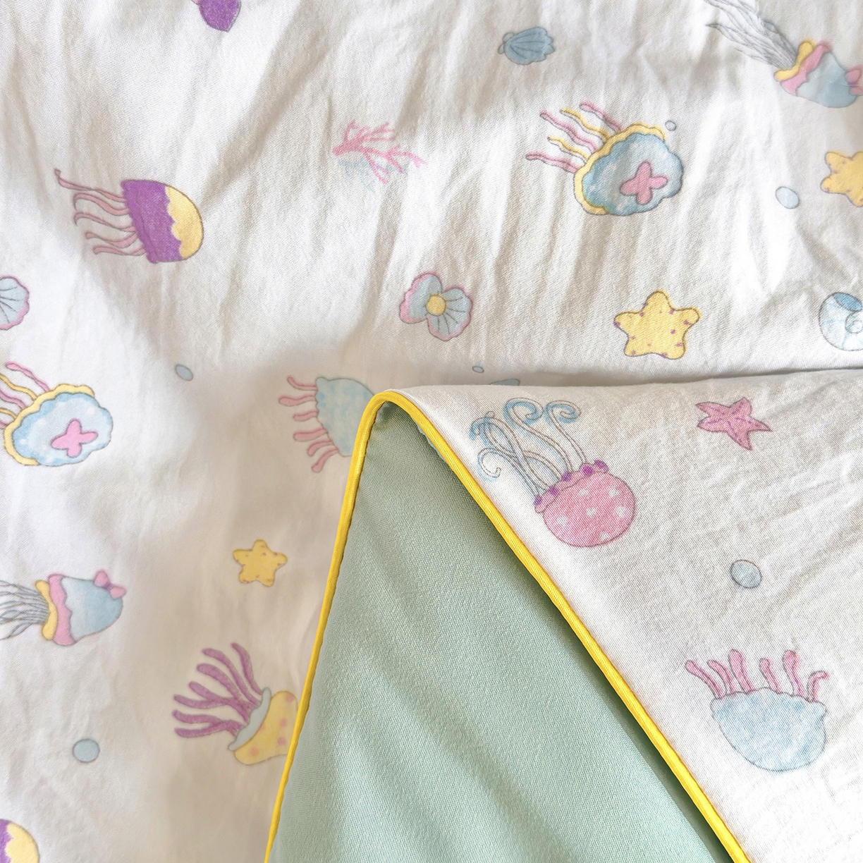 91家纺网 家纺一手货源 找家纺 铺尚美家纺 2026新款A类水洗双层纱大豆夏被子被芯 星落水母湾