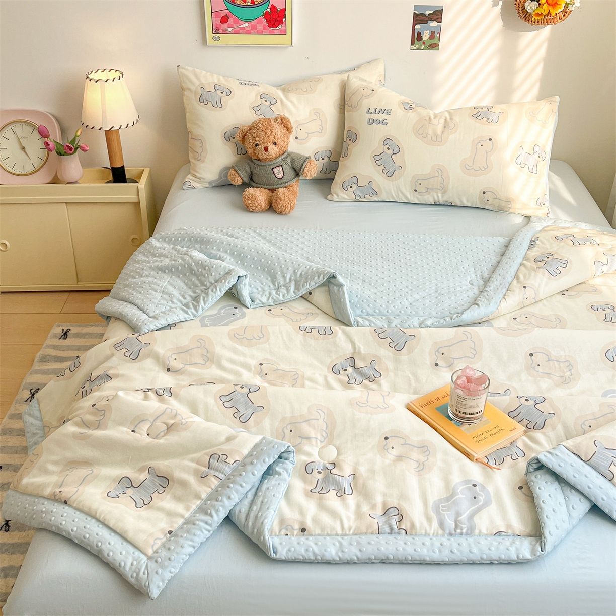 91家纺网 家纺一手货源 找家纺 盛秋家纺 2026新款A类水洗棉豆豆夏被系列二 修勾蓝+天空蓝