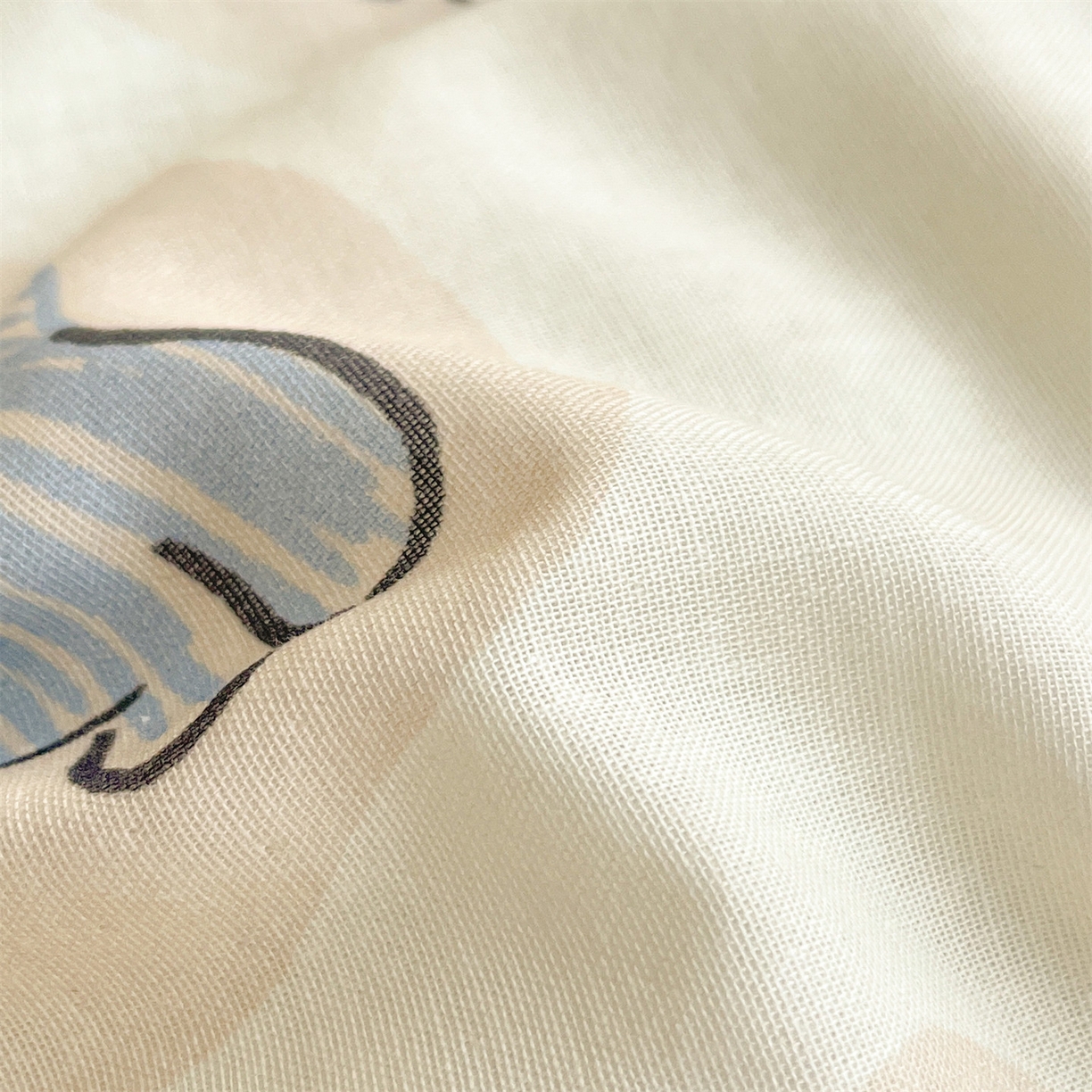 91家纺网 家纺一手货源 找家纺 盛秋家纺 2026新款A类水洗棉豆豆夏被系列二 修勾蓝+天空蓝