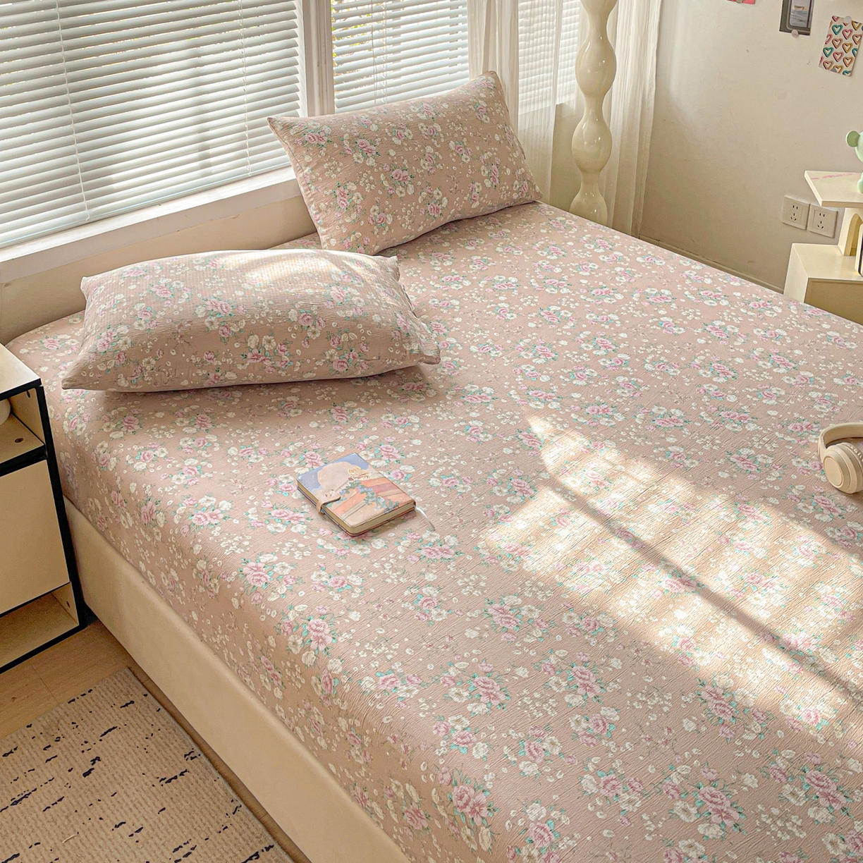 91家纺网 家纺一手货源 找家纺 优选良品 2025新款ins小清新木棉双层纱印花床笠床垫保护罩枕套三件套 绮梦