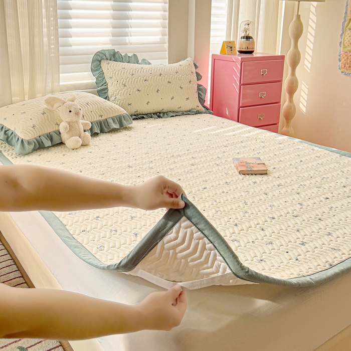 91家纺网 家纺一手货源 找家纺 （总）纽缦家纺 2026春夏新款云感提花双层纱夹棉床垫