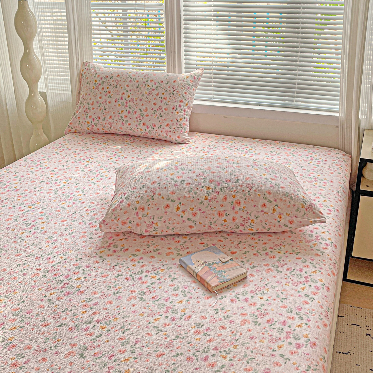 91家纺网 家纺一手货源 找家纺 优选良品 2025新款ins小清新木棉双层纱印花床笠床垫保护罩枕套三件套 素锦