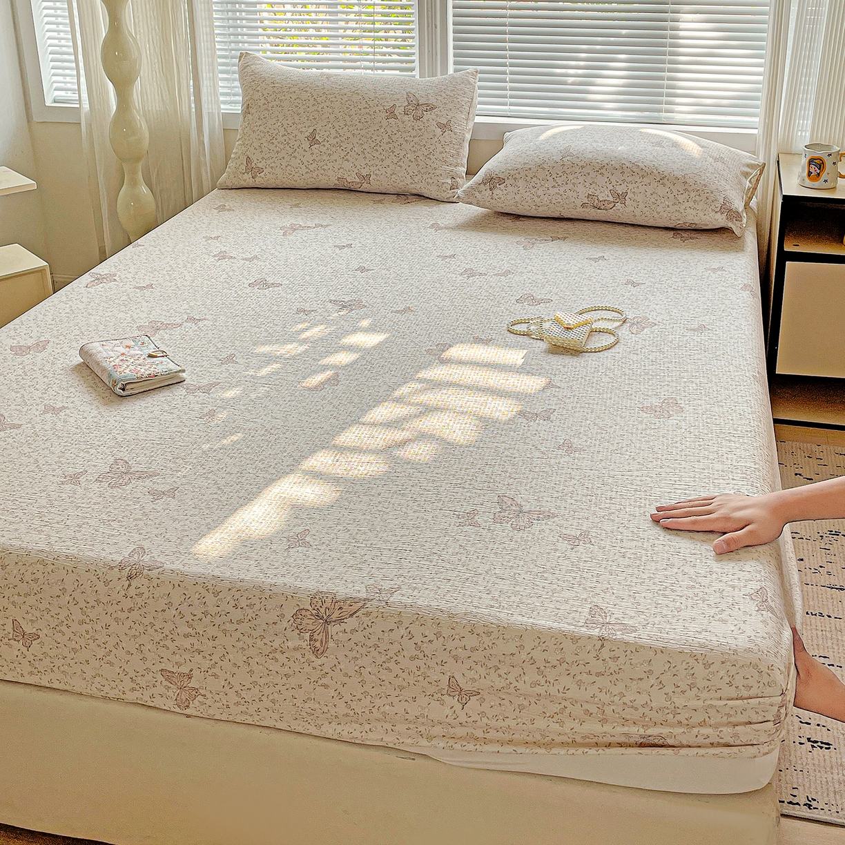 91家纺网 家纺一手货源 找家纺 优选良品 2025新款ins小清新木棉双层纱印花床笠床垫保护罩枕套三件套 蝴蝶谷