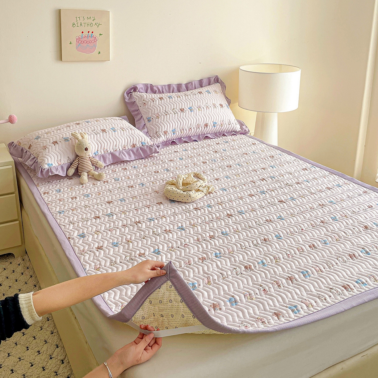 91家纺网 家纺一手货源 找家纺 （总）纽缦家纺 2026春夏新款云感提花双层纱夹棉床垫