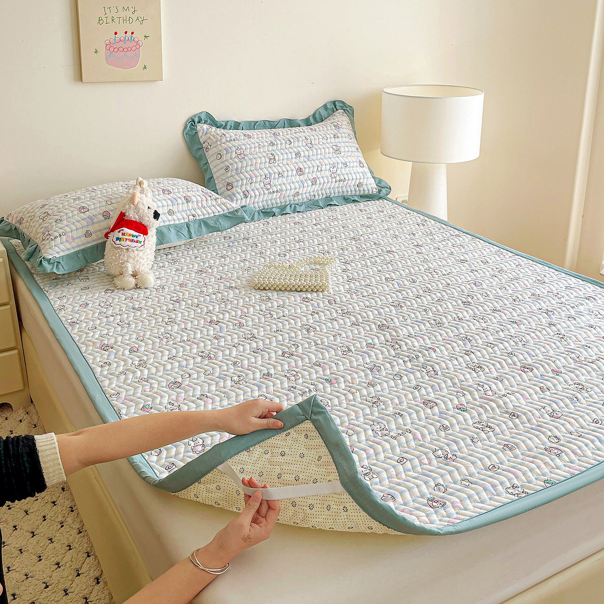 91家纺网 家纺一手货源 找家纺 （总）纽缦家纺 2026春夏新款云感提花双层纱夹棉床垫