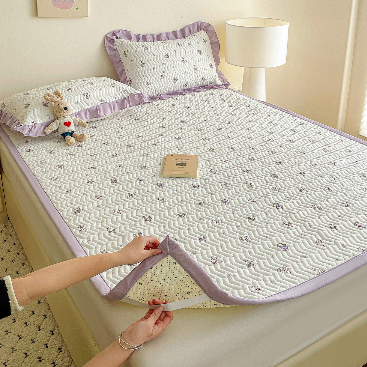 91家纺网 家纺一手货源 找家纺 （总）纽缦家纺 2026春夏新款云感提花双层纱夹棉床垫