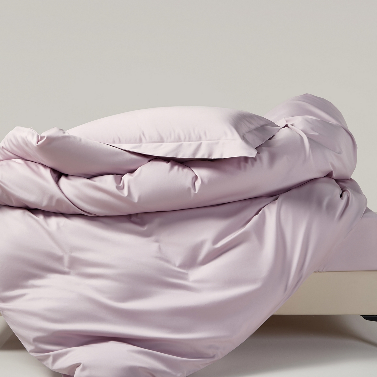 91家纺网 家纺一手货源 找家纺 赫帛 2026新款60支pro加密新疆长绒棉全棉纯棉四件套-棚拍 淡雅紫