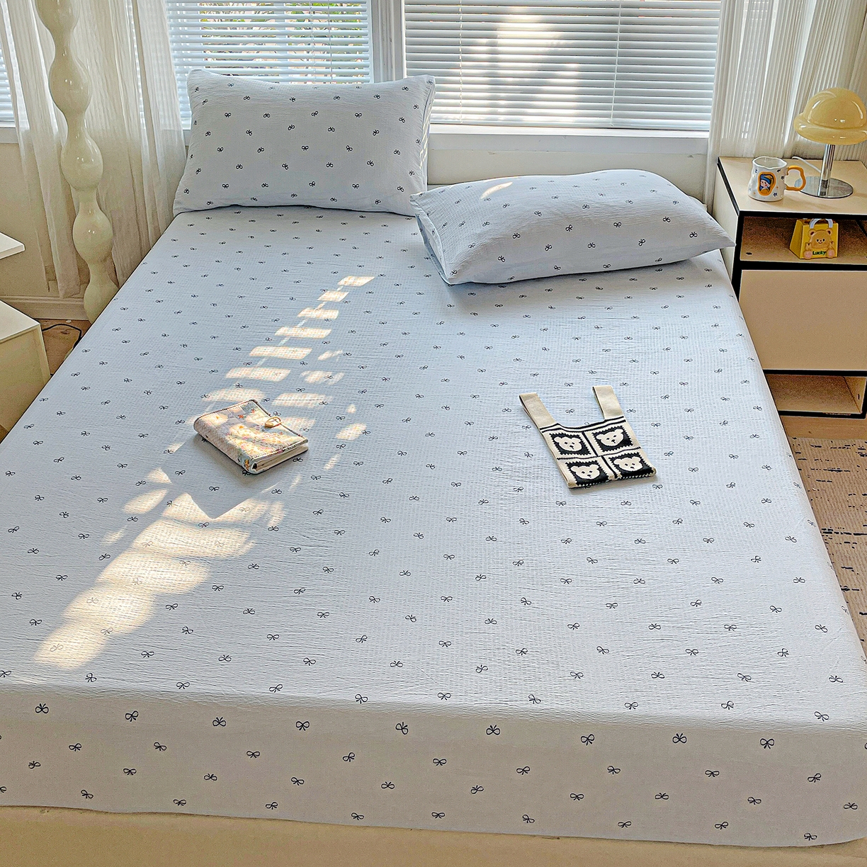 91家纺网 家纺一手货源 找家纺 优选良品 2025新款ins小清新木棉双层纱印花床笠床垫保护罩枕套三件套 蝴蝶结-蓝