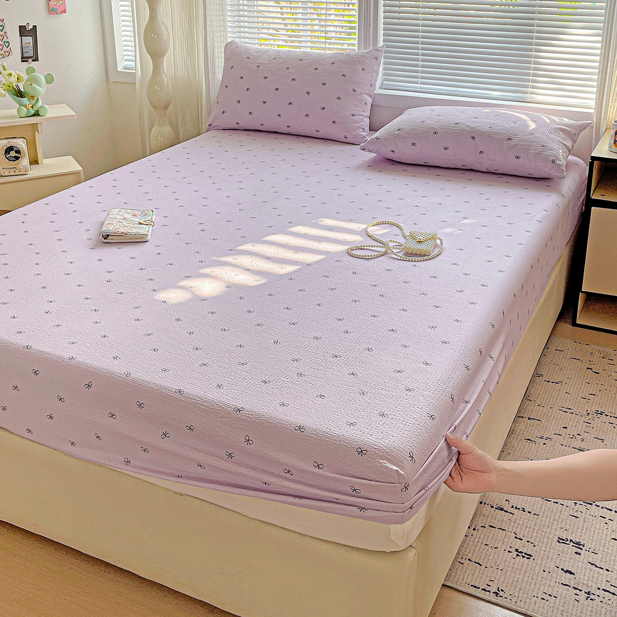 91家纺网 家纺一手货源 找家纺 优选良品 2025新款ins小清新木棉双层纱印花床笠床垫保护罩枕套三件套 蝴蝶结-紫