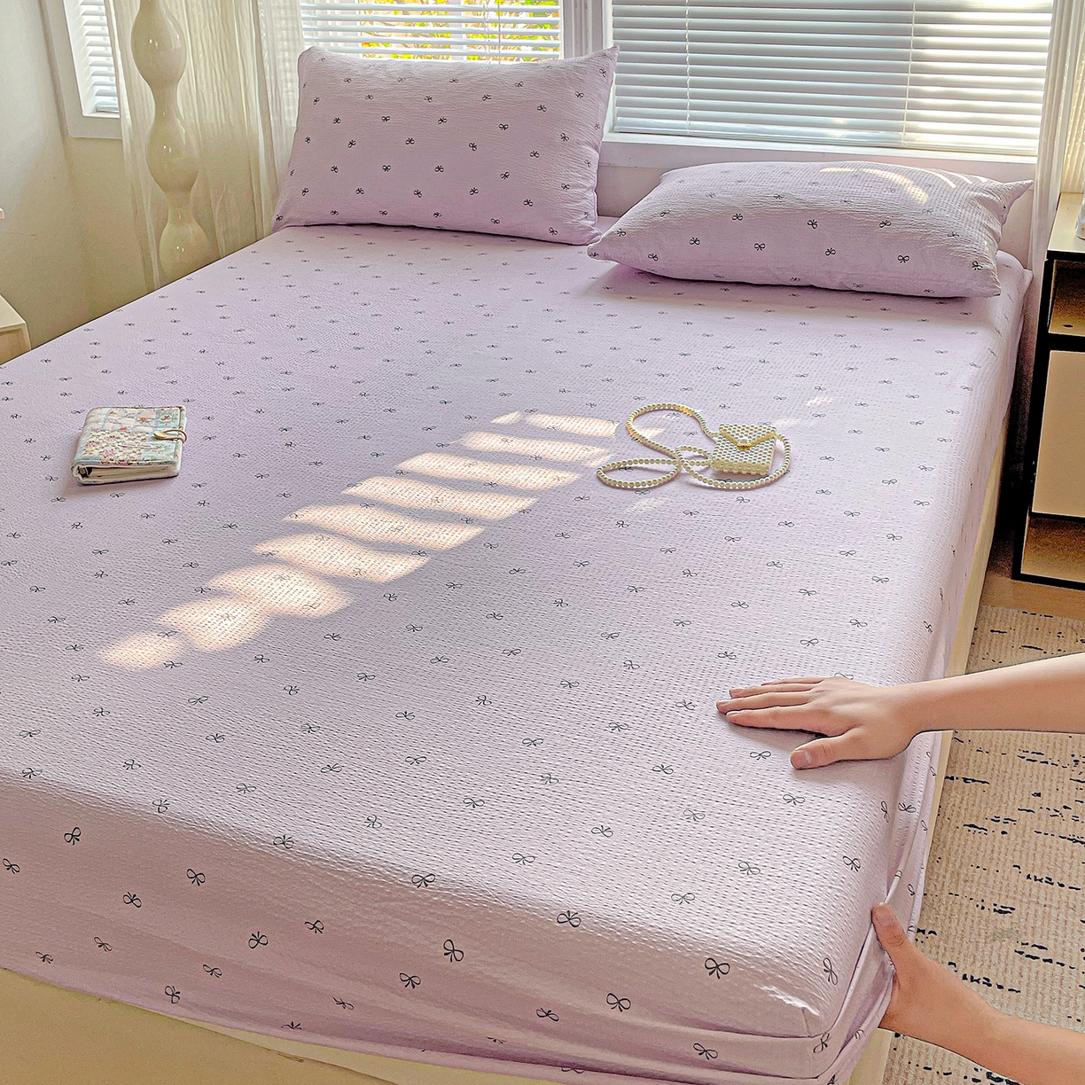 91家纺网 家纺一手货源 找家纺 优选良品 2025新款ins小清新木棉双层纱印花床笠床垫保护罩枕套三件套 蝴蝶结-紫