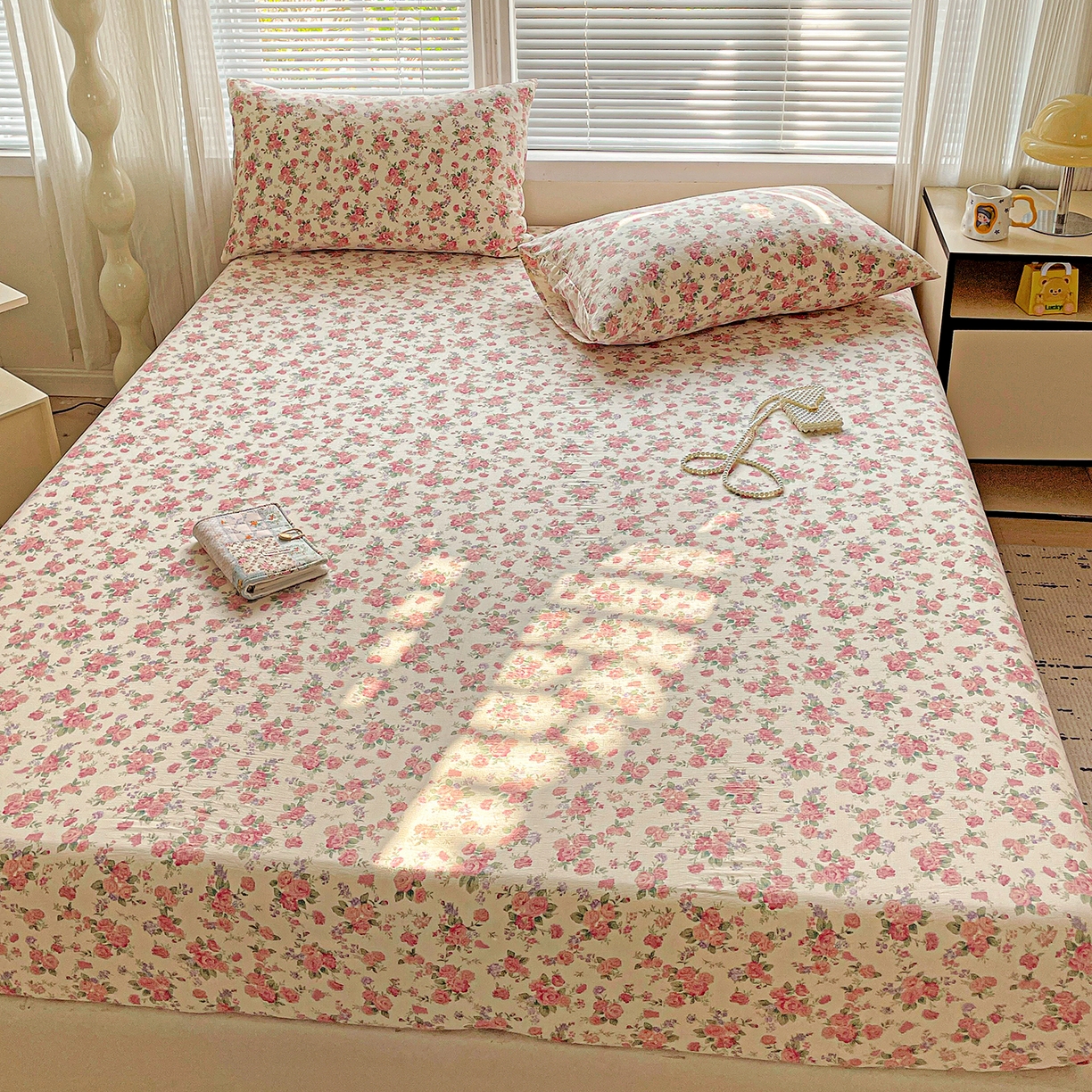 91家纺网 家纺一手货源 找家纺 优选良品 2025新款ins小清新木棉双层纱印花床笠床垫保护罩枕套三件套 恋曲