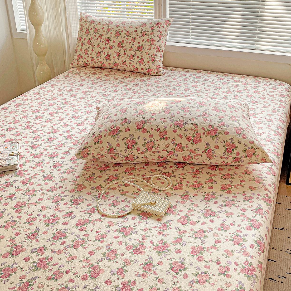 91家纺网 家纺一手货源 找家纺 优选良品 2025新款ins小清新木棉双层纱印花床笠床垫保护罩枕套三件套 恋曲