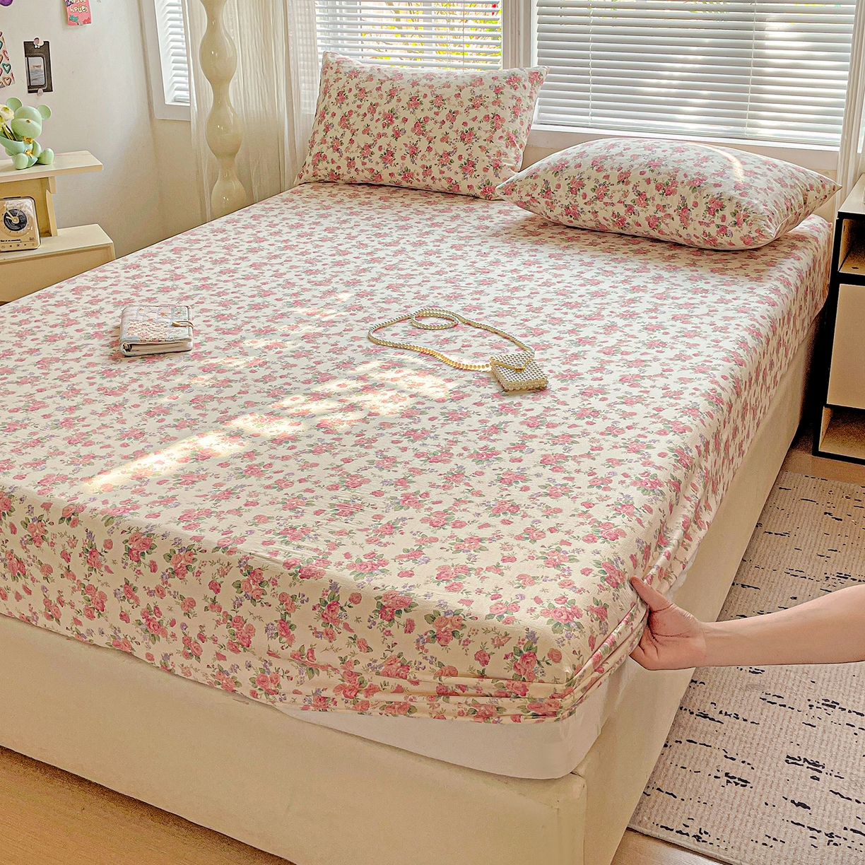 91家纺网 家纺一手货源 找家纺 优选良品 2025新款ins小清新木棉双层纱印花床笠床垫保护罩枕套三件套 恋曲