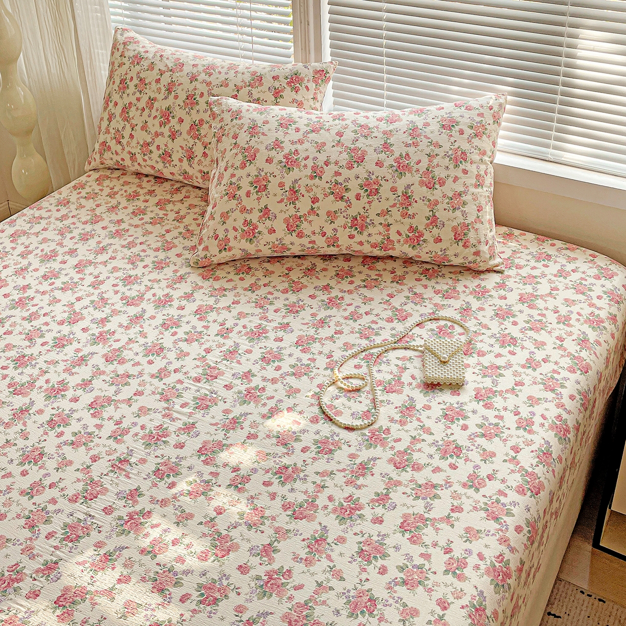 91家纺网 家纺一手货源 找家纺 优选良品 2025新款ins小清新木棉双层纱印花床笠床垫保护罩枕套三件套 恋曲