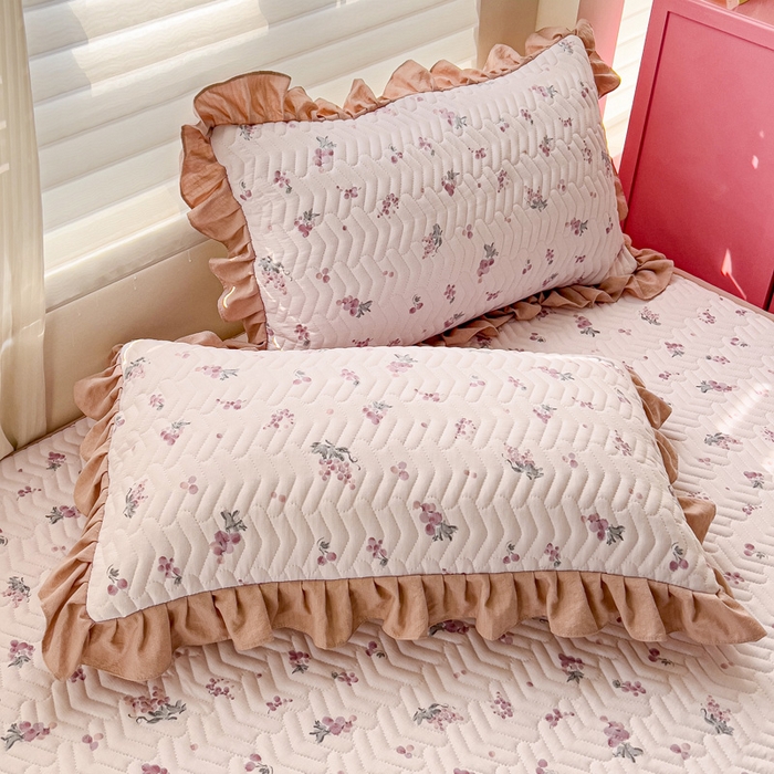 91家纺网 家纺一手货源 找家纺 纽缦家纺 2026春夏新款云感提花双层纱夹棉床垫 葡萄七分甜