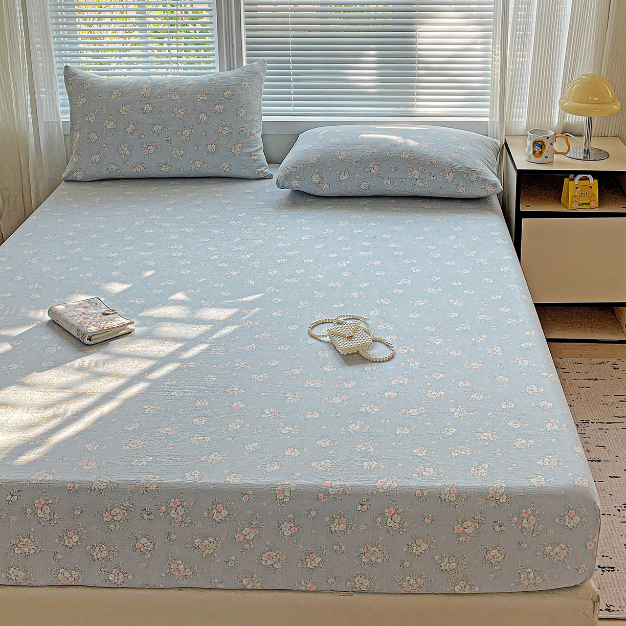 91家纺网 家纺一手货源 找家纺 优选良品 2025新款ins小清新木棉双层纱印花床笠床垫保护罩枕套三件套 晚风逐梦