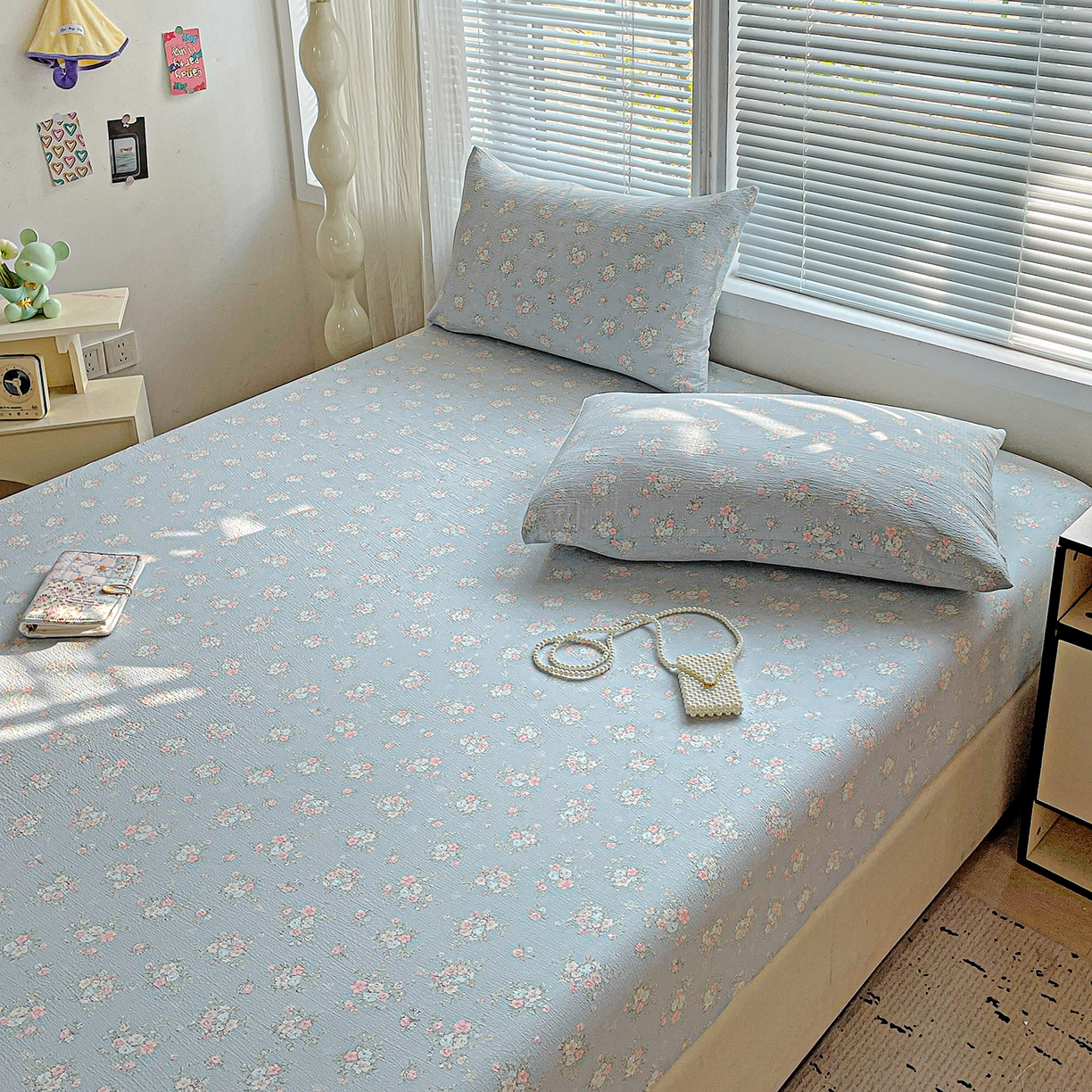 91家纺网 家纺一手货源 找家纺 优选良品 2025新款ins小清新木棉双层纱印花床笠床垫保护罩枕套三件套 晚风逐梦