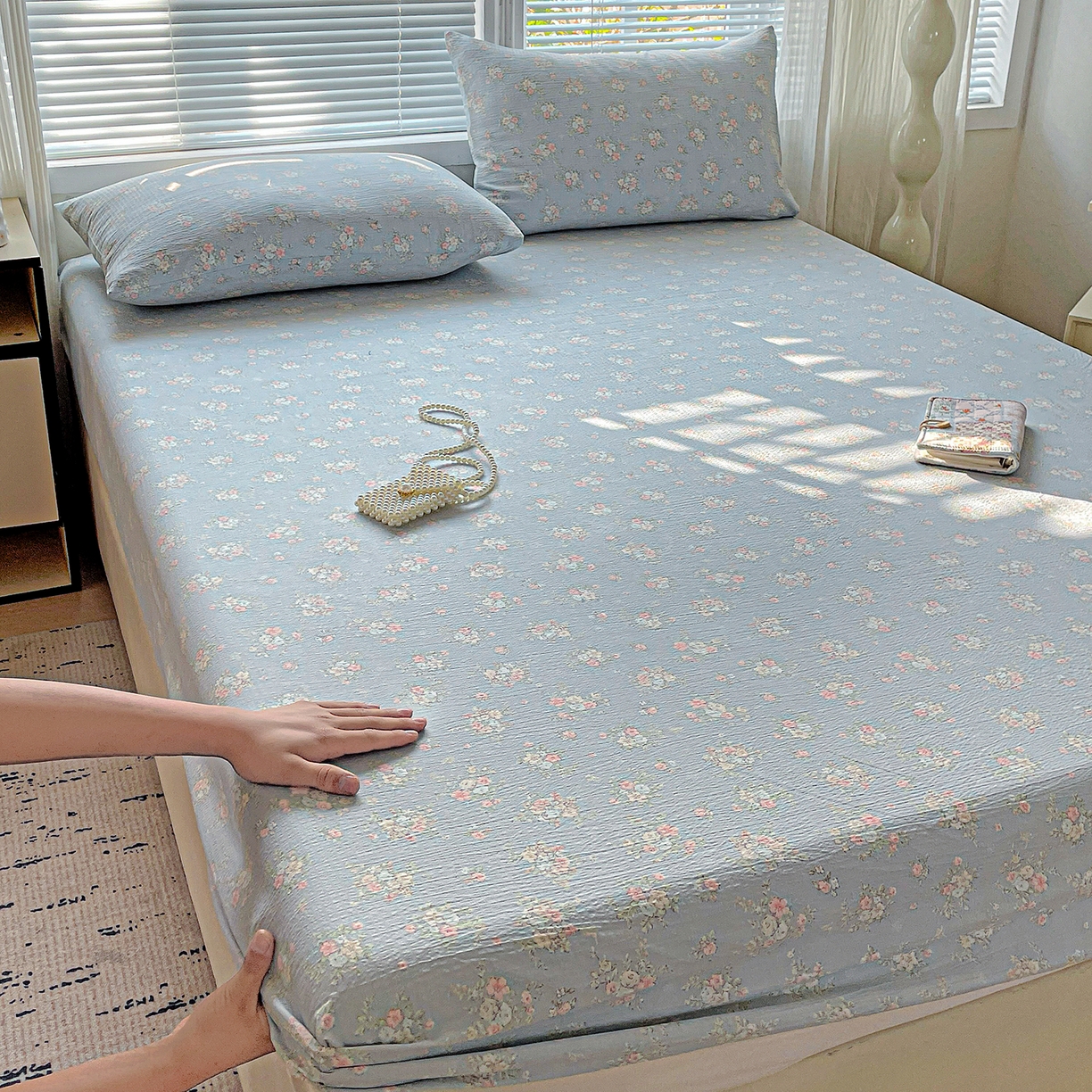 91家纺网 家纺一手货源 找家纺 优选良品 2025新款ins小清新木棉双层纱印花床笠床垫保护罩枕套三件套 晚风逐梦