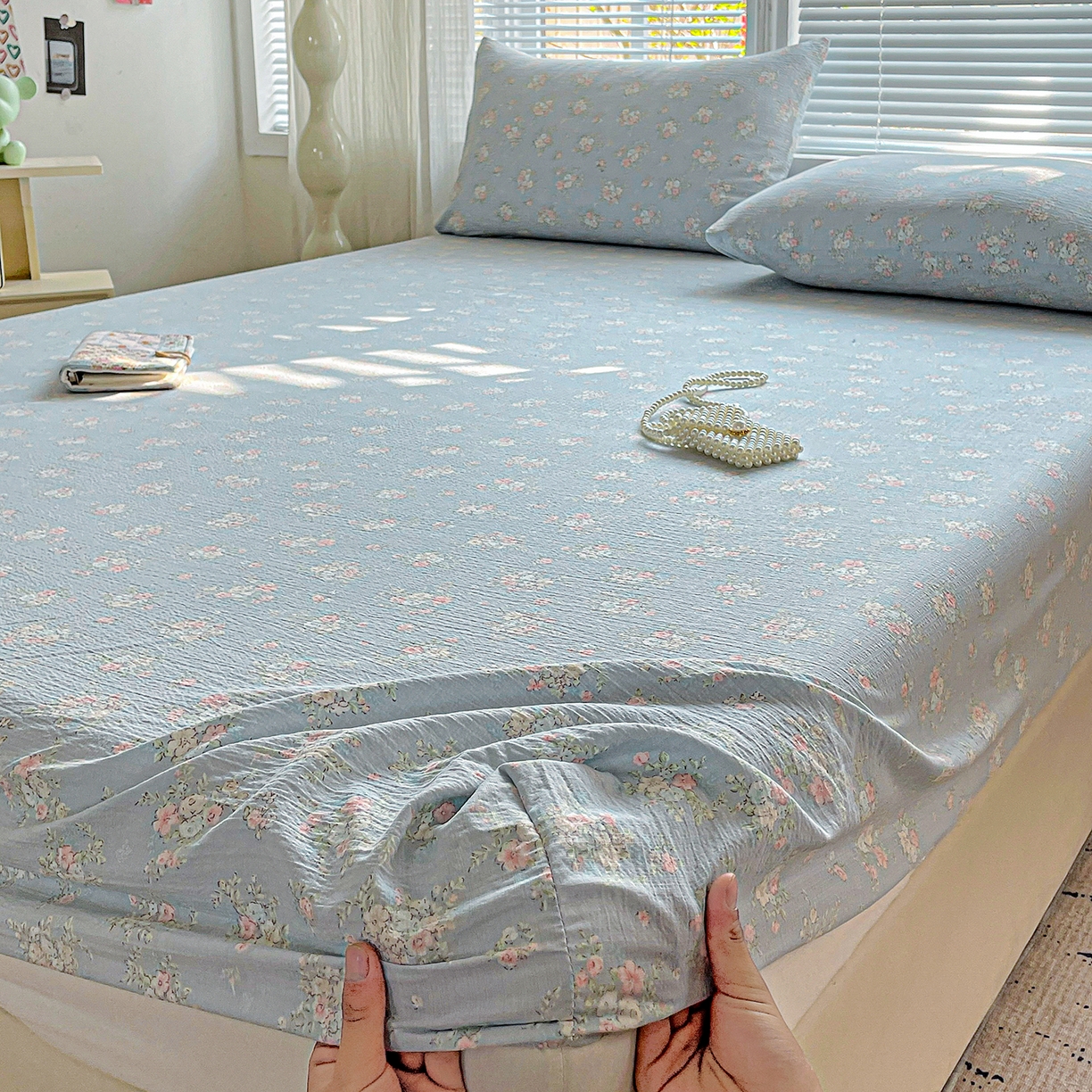 91家纺网 家纺一手货源 找家纺 优选良品 2025新款ins小清新木棉双层纱印花床笠床垫保护罩枕套三件套 晚风逐梦