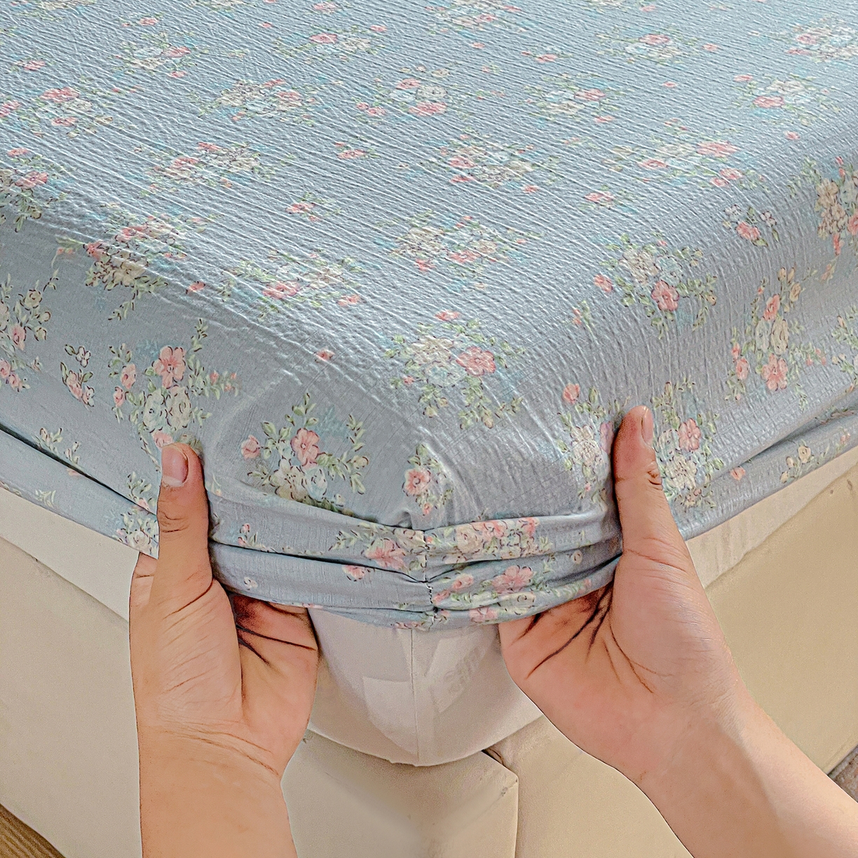 91家纺网 家纺一手货源 找家纺 优选良品 2025新款ins小清新木棉双层纱印花床笠床垫保护罩枕套三件套 晚风逐梦